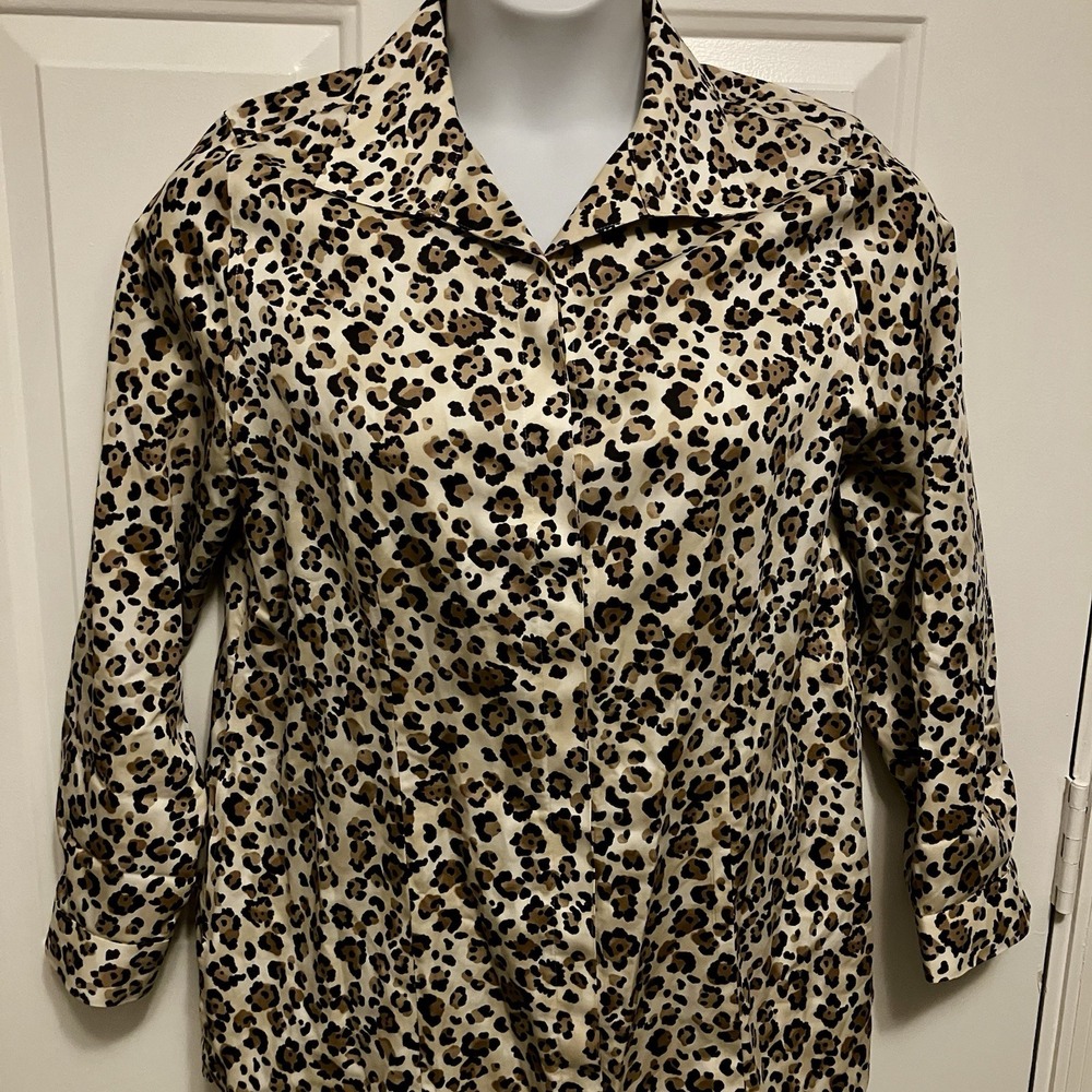 Chico's Sz 1 Medium Womens Leopard Animal Print Brown Button Up Shirt Top Tunic